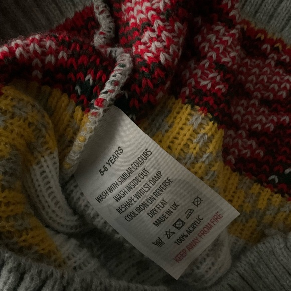 Pokemon Green and Yellow Pikachu Sweater - Picture 5 of 7